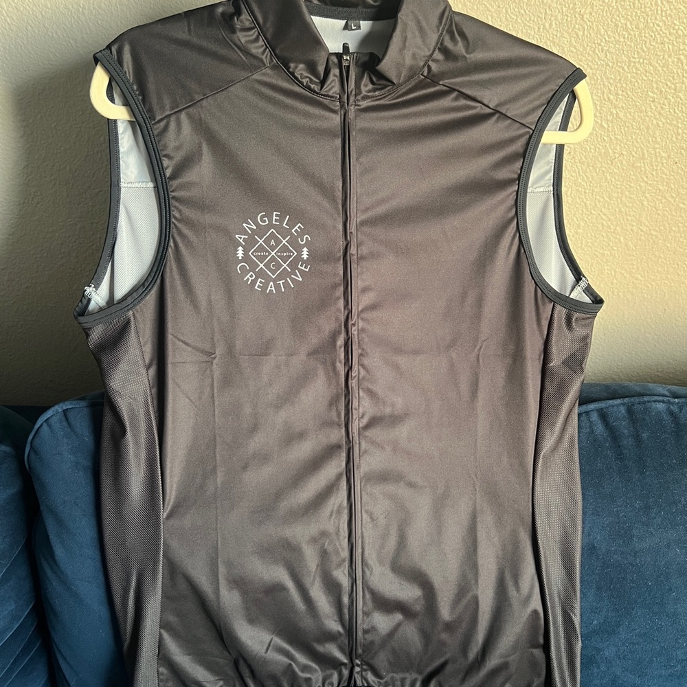 Angele Creative cycling zip vest